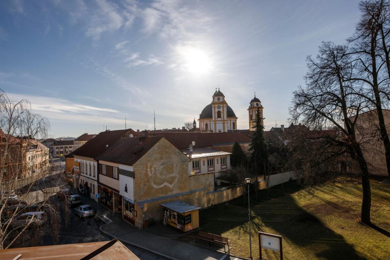 Hotel Opera Jaromerice nad Rokytnou Exterior foto